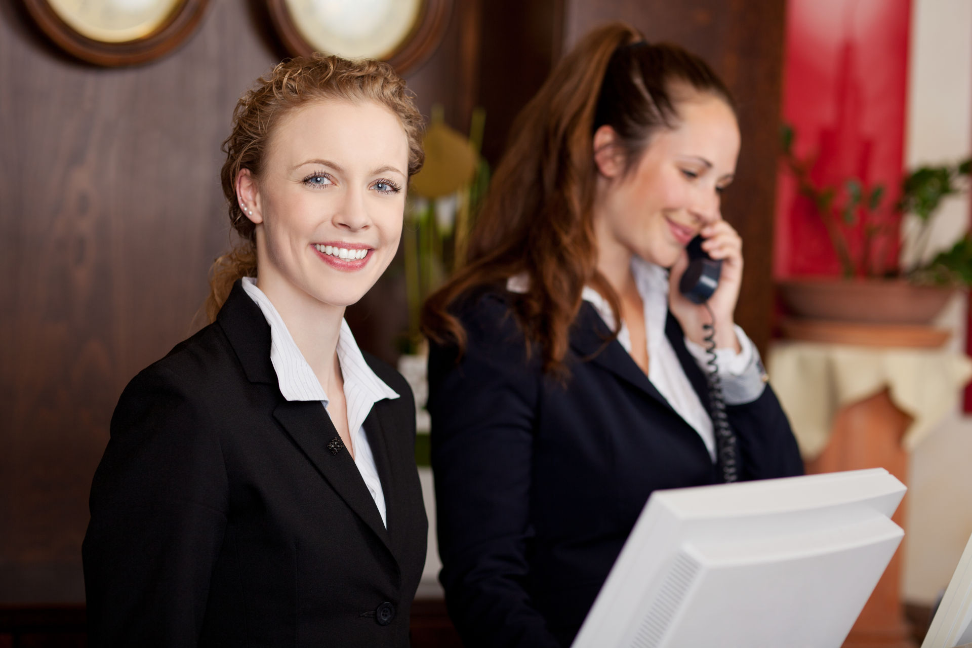 Recepción y atención al cliente en establecimientos de alojamiento